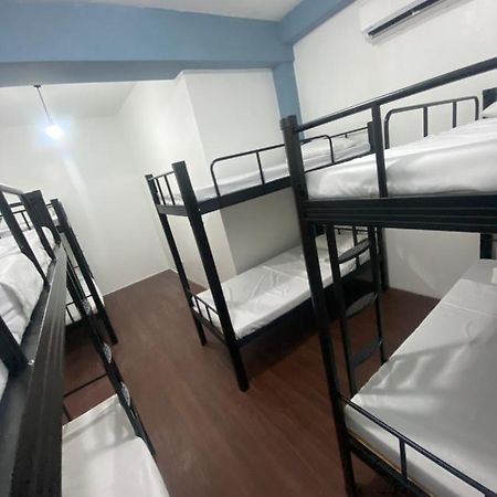 Lime Lite Manila Hostel Makati City Екстер'єр фото
