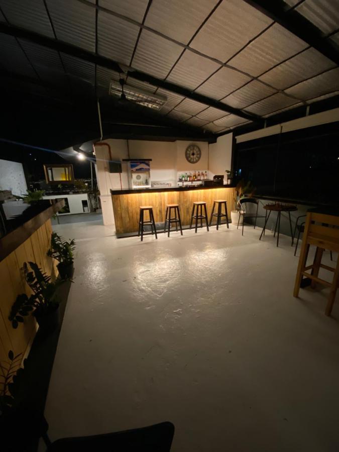 Lime Lite Manila Hostel Makati City Екстер'єр фото
