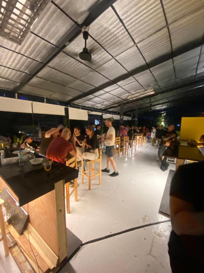 Lime Lite Manila Hostel Makati City Екстер'єр фото