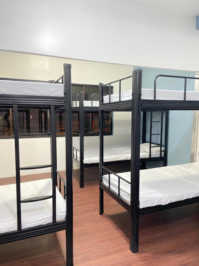 Lime Lite Manila Hostel Makati City Екстер'єр фото