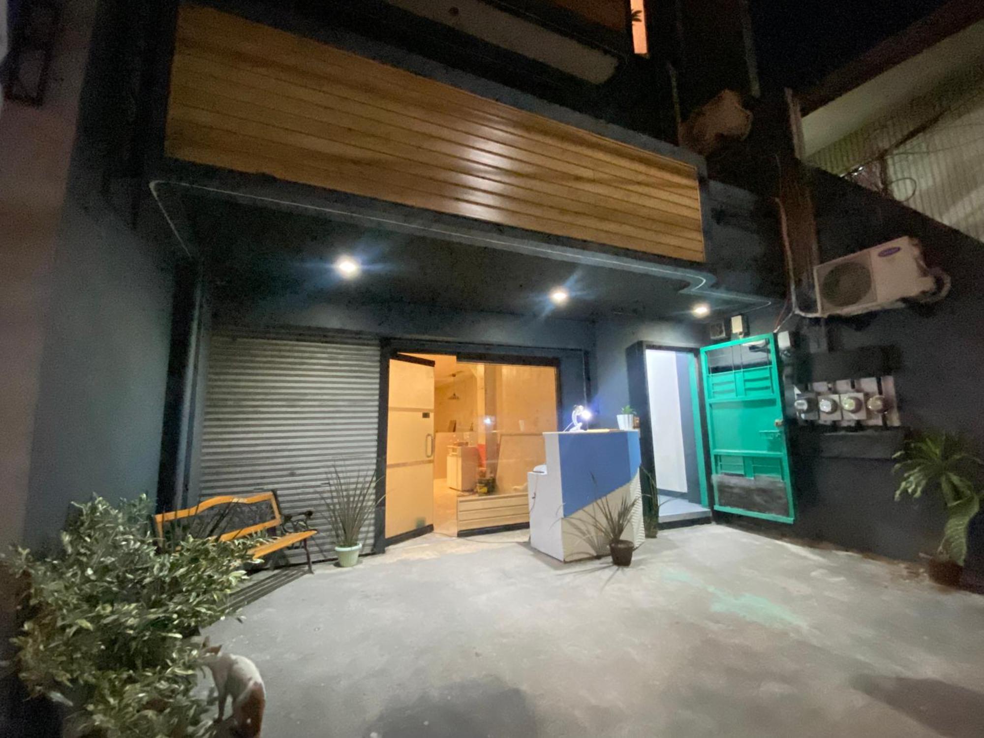 Lime Lite Manila Hostel Makati City Екстер'єр фото